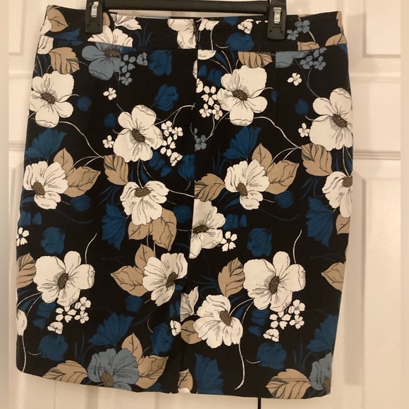 NWT Ann Taylor Skirt - Picture 6 of 6